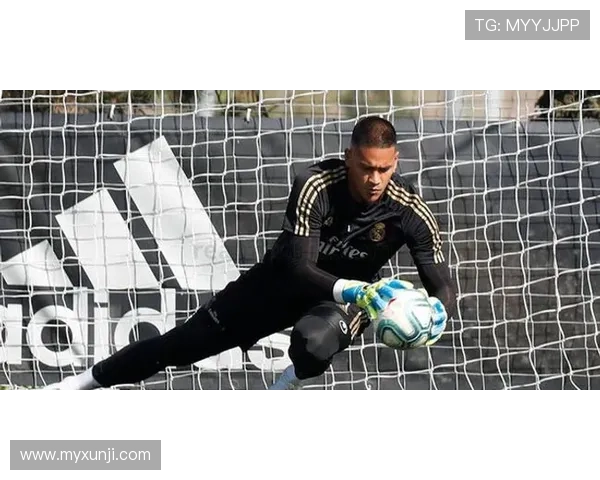 库尔图瓦:如果让我和托普里亚格斗,我估计只能撑10秒 库尔图瓦:如果让我和托普里亚格斗,我估计只能撑10秒